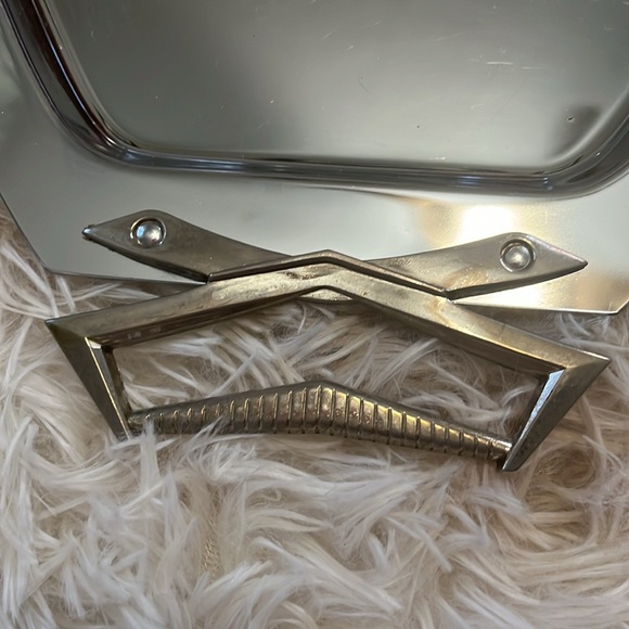 Vintage Kromex Oval Tray Chrome Silver Tone Gold/Brass Ornamental Handles - Picture 3 of 5